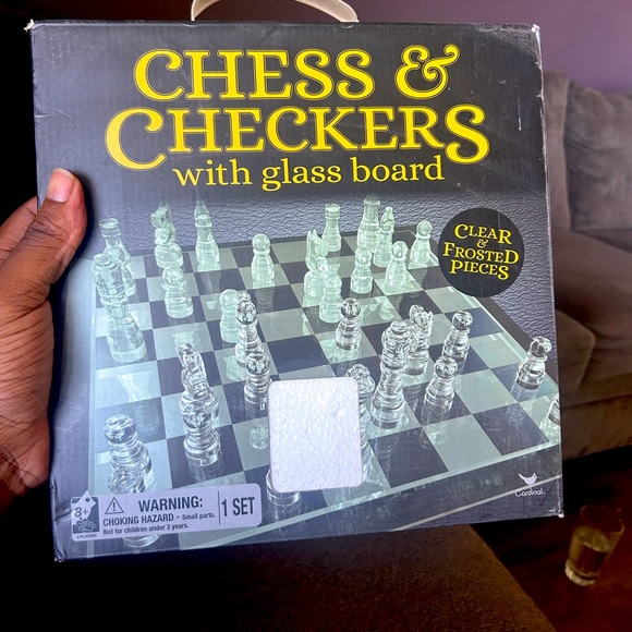 Chess Set - Picture 1 of 1